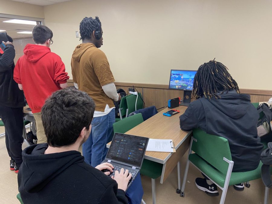 One BHS esports team prepares for upcoming match. 